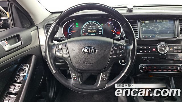 Kia K7 2016 — photo 14