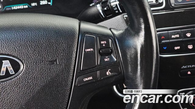 Kia K7 2016 — photo 17