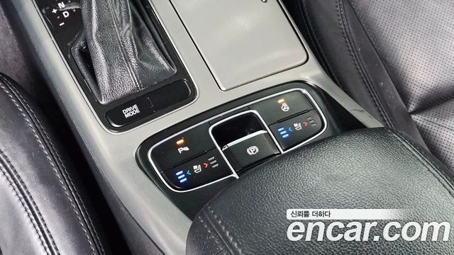 Kia K7 2016 — photo 18