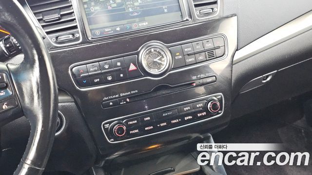 Kia K7 2016 — photo 19