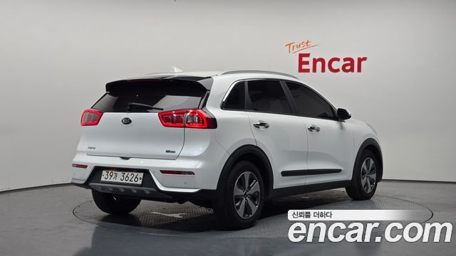 Kia Niro 2018 — photo 2