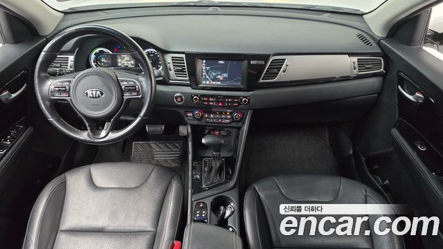 Kia Niro 2018 — photo 10