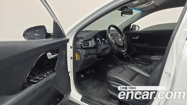 Kia Niro 2018 — photo 13