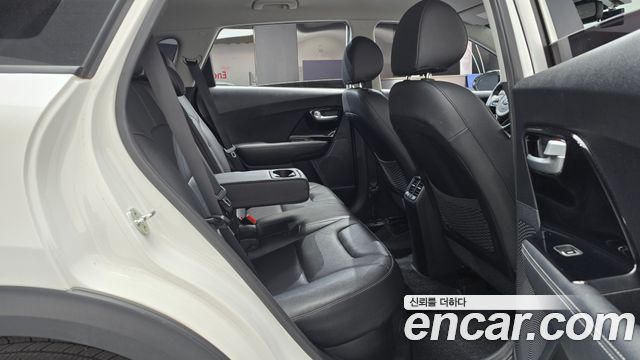Kia Niro 2018 — photo 17