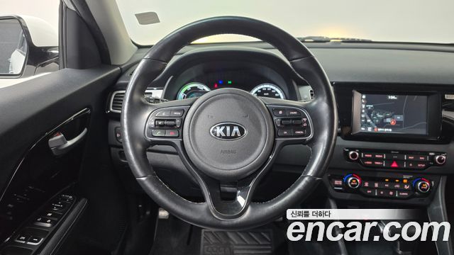 Kia Niro 2018 — photo 18