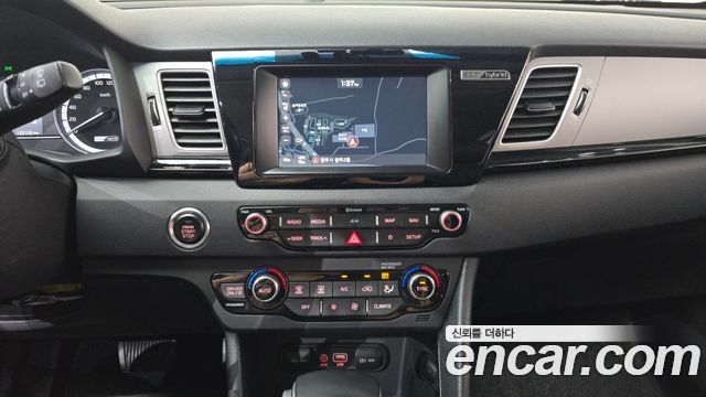 Kia Niro 2018 — photo 19