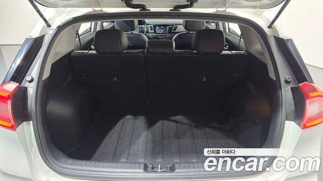 Kia Niro 2018 — photo 26