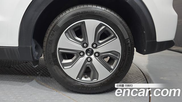 Kia Niro 2018 — photo 7