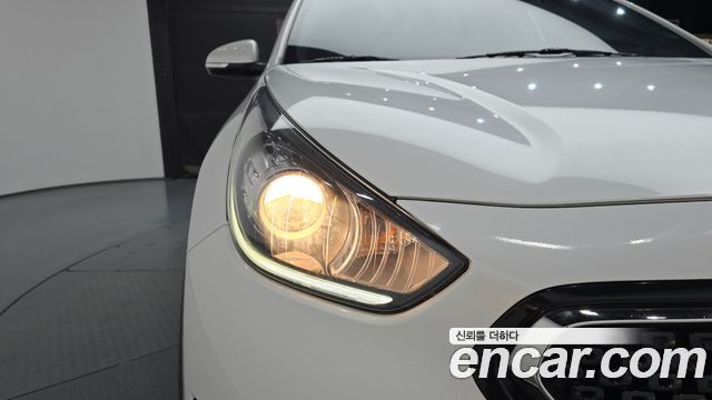 Kia Niro 2018 — photo 8