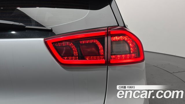 Kia Niro 2018 — photo 9
