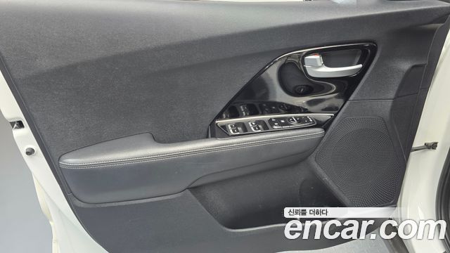 Kia Niro 2018 — photo 14