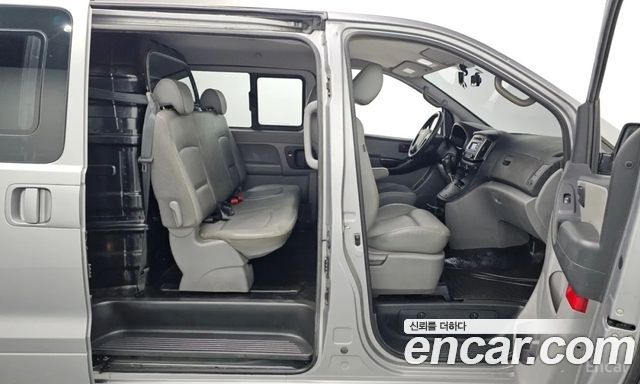 Hyundai Starex 2018 — photo 11