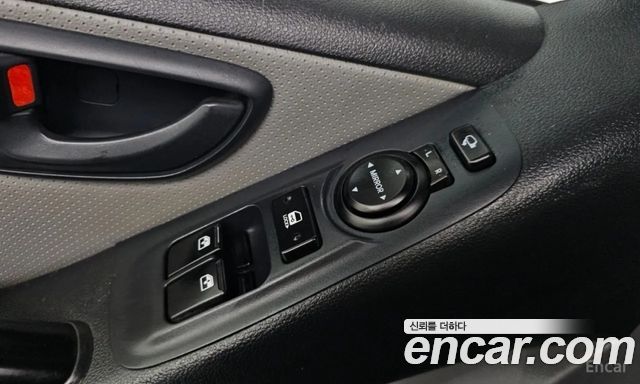 Hyundai Starex 2018 — photo 16