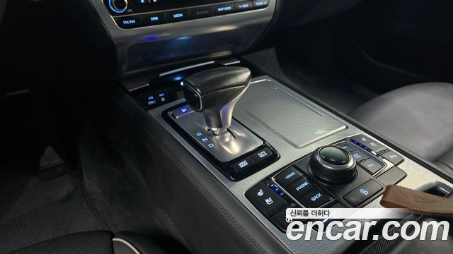 Genesis G80 2018 — photo 12