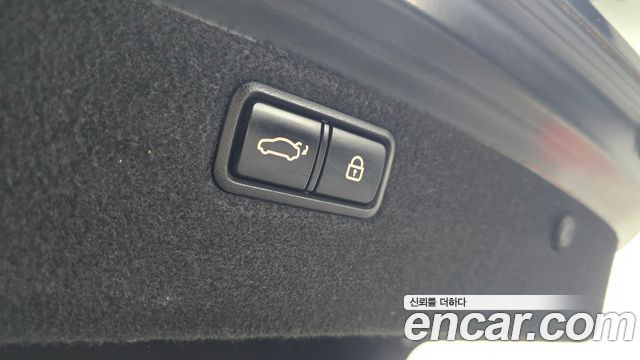Genesis G80 2018 — photo 25