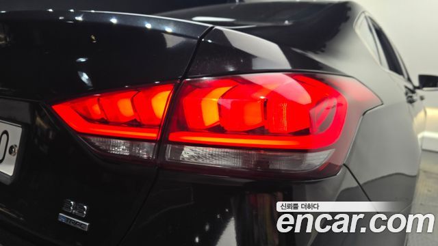 Genesis G80 2018 — photo 9