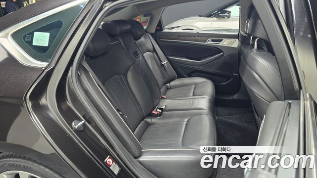 Genesis G80 2018 — photo 16