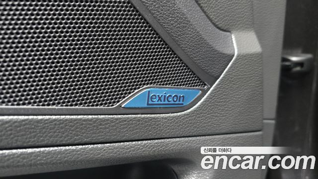 Genesis G80 2018 — photo 32