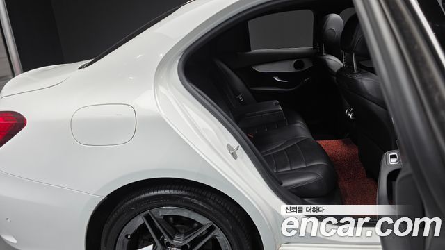 Mercedes-Benz C-Class 2021 — photo 17