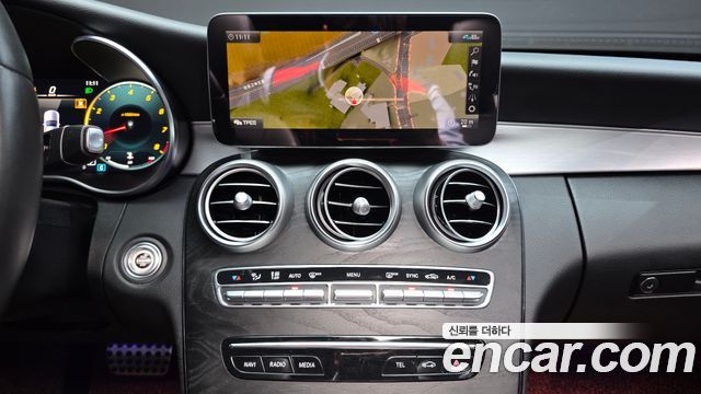 Mercedes-Benz C-Class 2021 — photo 20