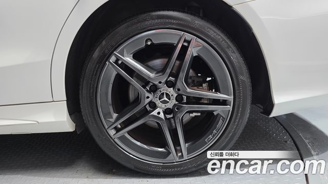 Mercedes-Benz C-Class 2021 — photo 7