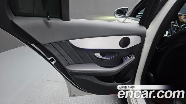 Mercedes-Benz C-Class 2021 — photo 15