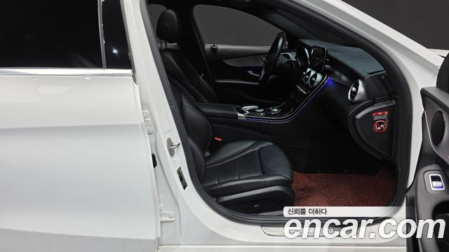 Mercedes-Benz C-Class 2021 — photo 16