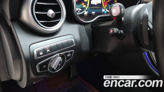 Mercedes-Benz C-Class 2021 — photo 28