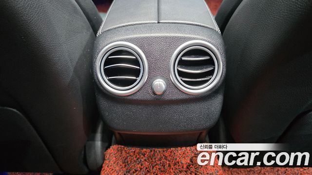 Mercedes-Benz C-Class 2021 — photo 31