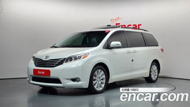 Toyota Sienna 2015 — photo 1