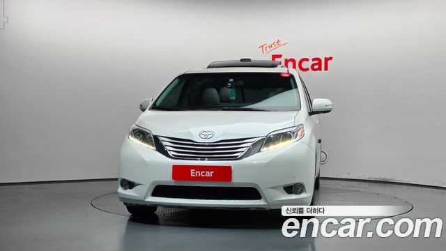 Toyota Sienna 2015 — photo 3