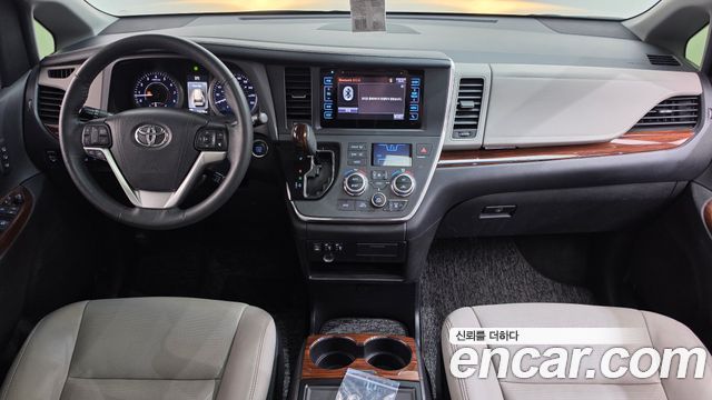 Toyota Sienna 2015 — photo 7