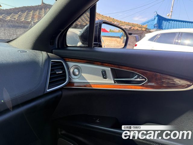 Lincoln MKX 2016 — photo 15
