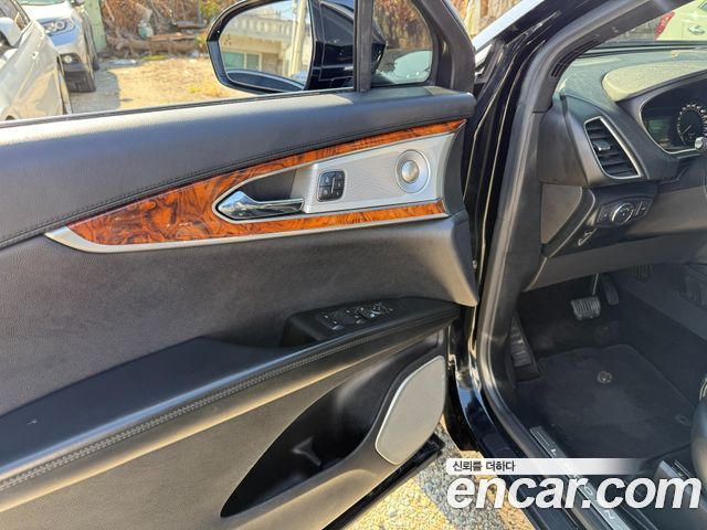 Lincoln MKX 2016 — photo 17