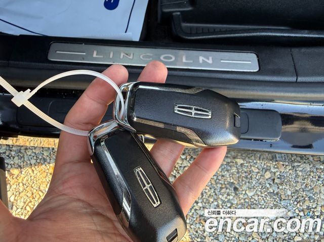 Lincoln MKX 2016 — photo 18