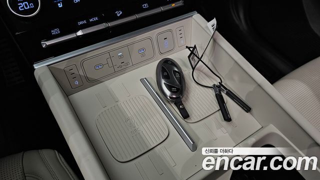 Hyundai Santafe 2025 — photo 30