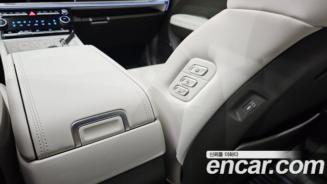 Hyundai Santafe 2025 — photo 40