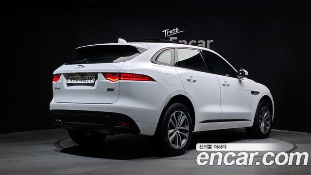 Jaguar F-PACE 2018 — photo 2