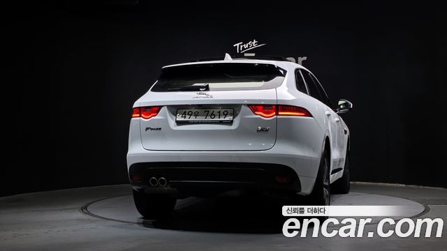 Jaguar F-PACE 2018 — photo 4