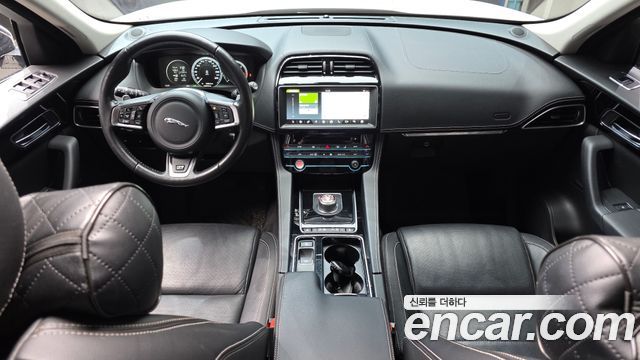 Jaguar F-PACE 2018 — photo 7