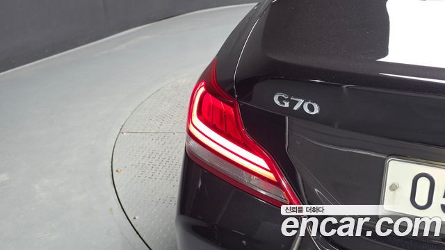 Genesis G70 2018 — photo 9