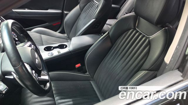 Genesis G70 2018 — photo 28