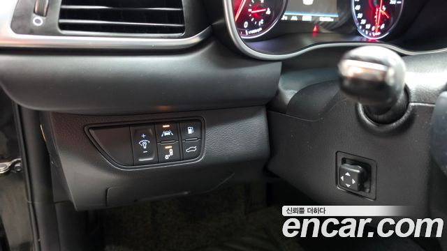 Genesis G70 2018 — photo 31