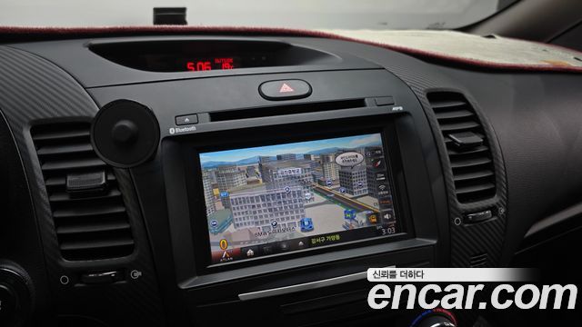 Kia K3 2013 — photo 21