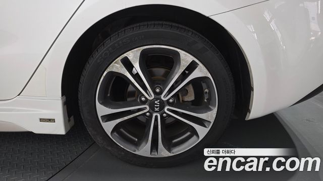 Kia K3 2013 — photo 7