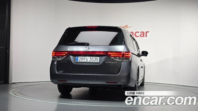 Honda Odyssey 2014 — photo 4