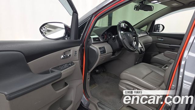 Honda Odyssey 2014 — photo 13