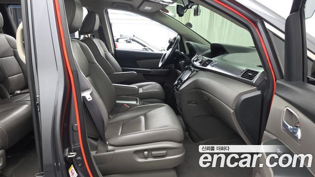 Honda Odyssey 2014 — photo 17