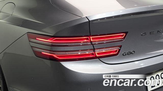 Genesis G80 2022 — photo 9