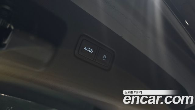 Genesis GV60 2022 — photo 27